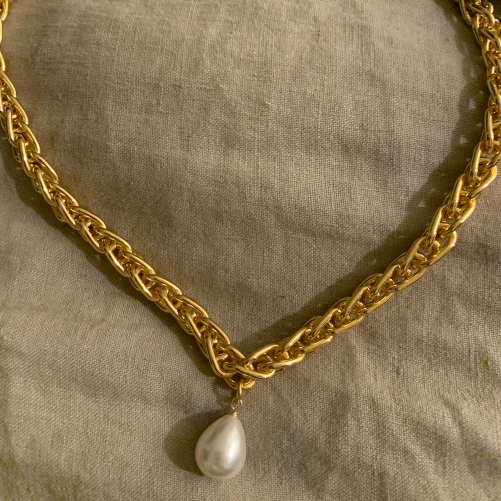 Brand new electric picks Ivy Necklace